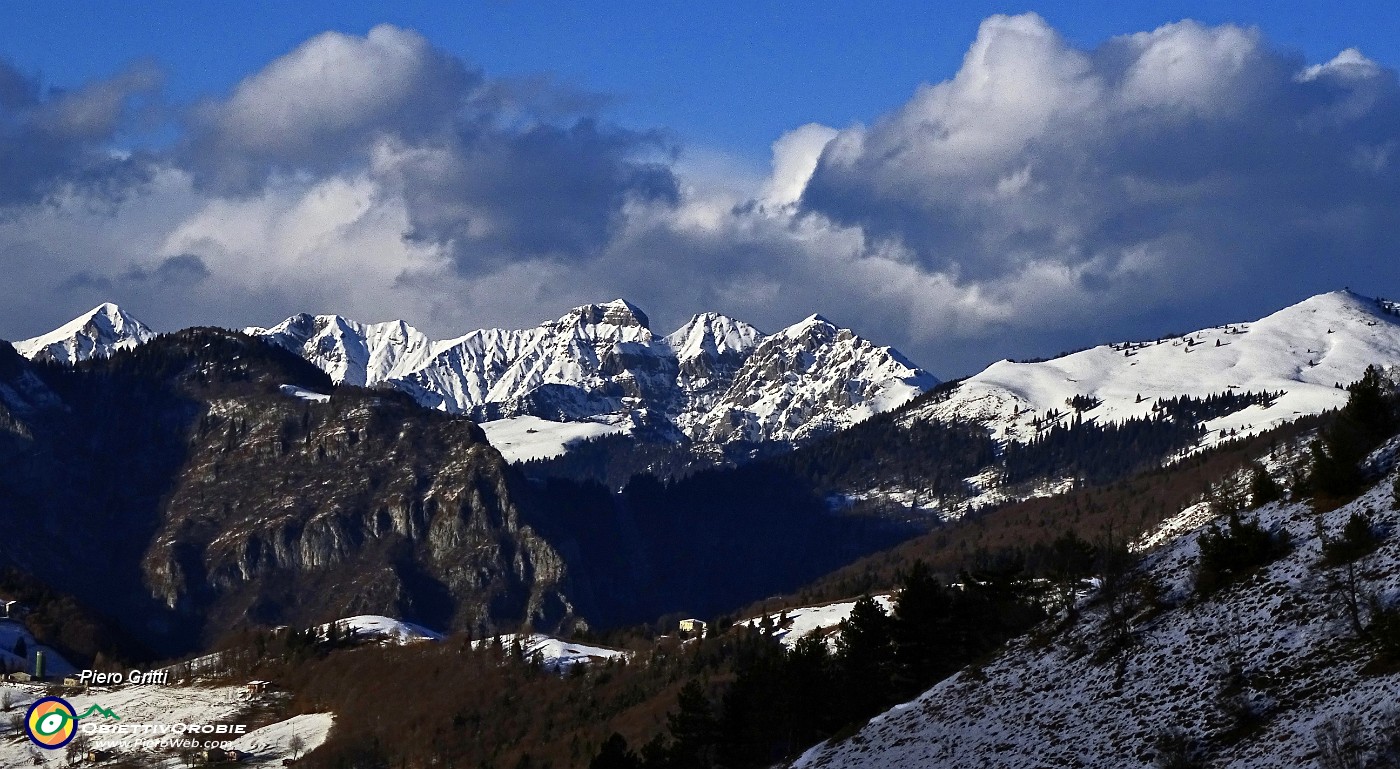 21 Zoom verso Cavallo-Pegherolo-Secco-Vaccareggio a dx.JPG -                                